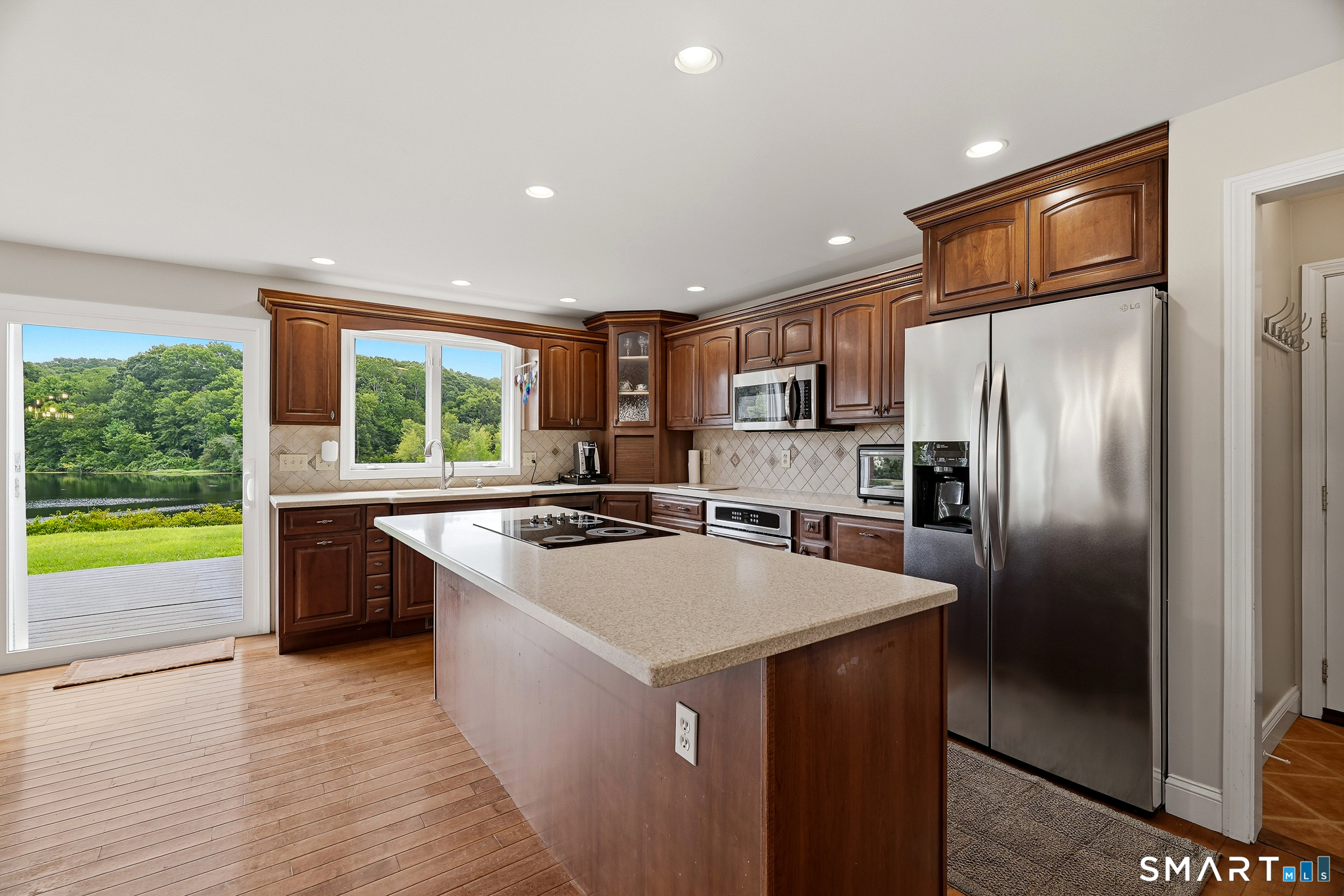 4 Lovers Lane East Lyme CT 06333