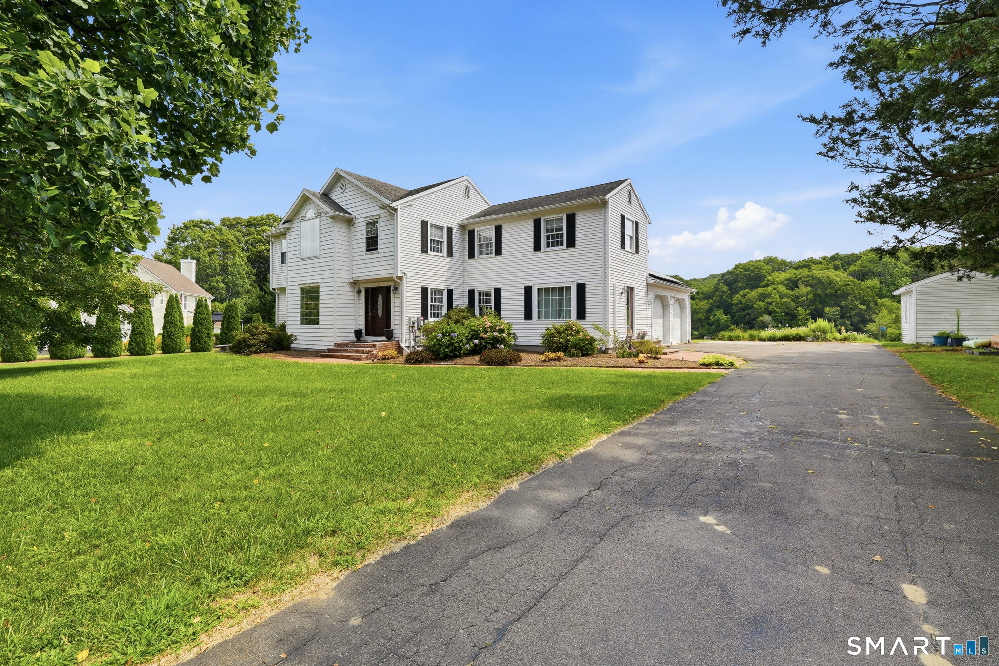 4 Lovers Lane East Lyme CT 06333