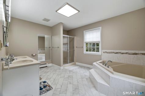 4 Lovers Lane East Lyme CT 06333