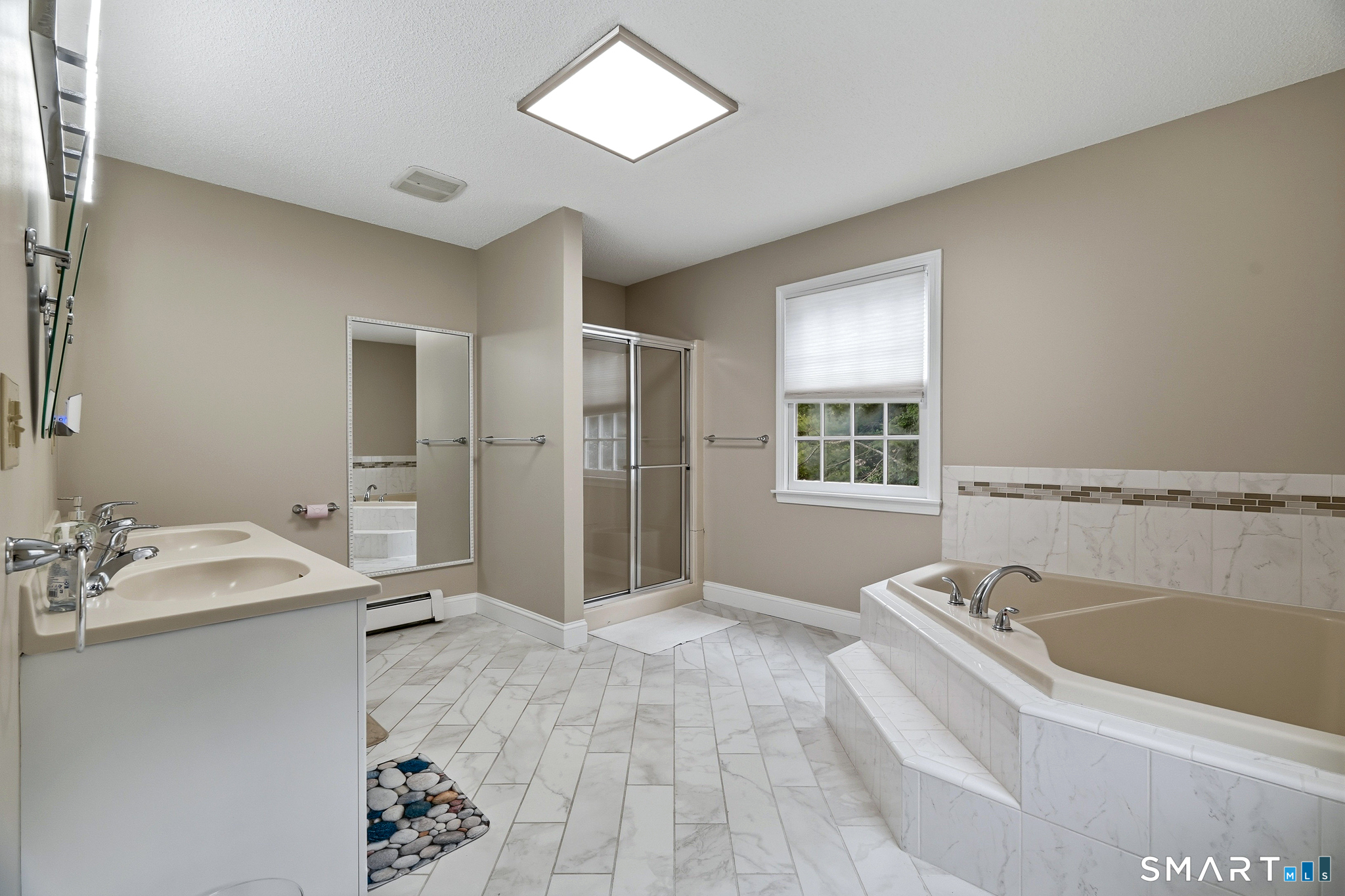 4 Lovers Lane East Lyme CT 06333