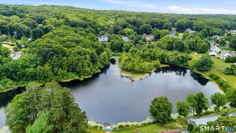 4 Lovers Lane East Lyme CT 06333