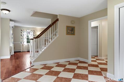 4 Lovers Lane East Lyme CT 06333