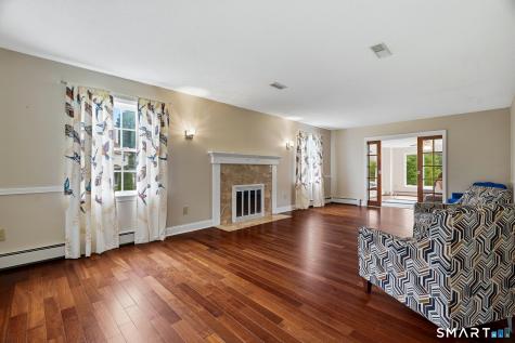 4 Lovers Lane East Lyme CT 06333