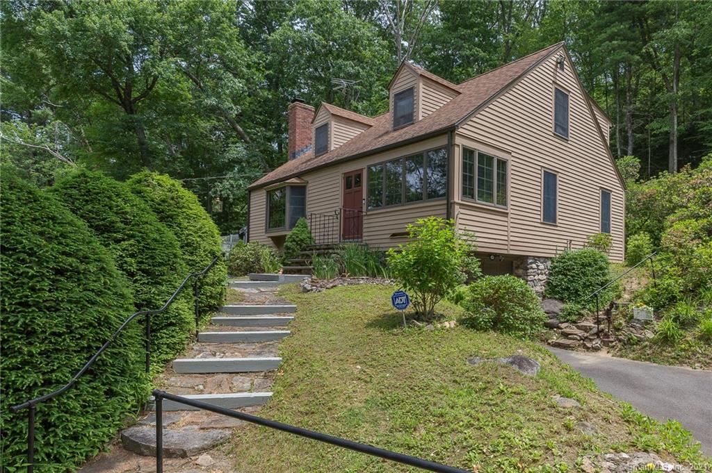 16 East Mountain Road Canton CT 06019