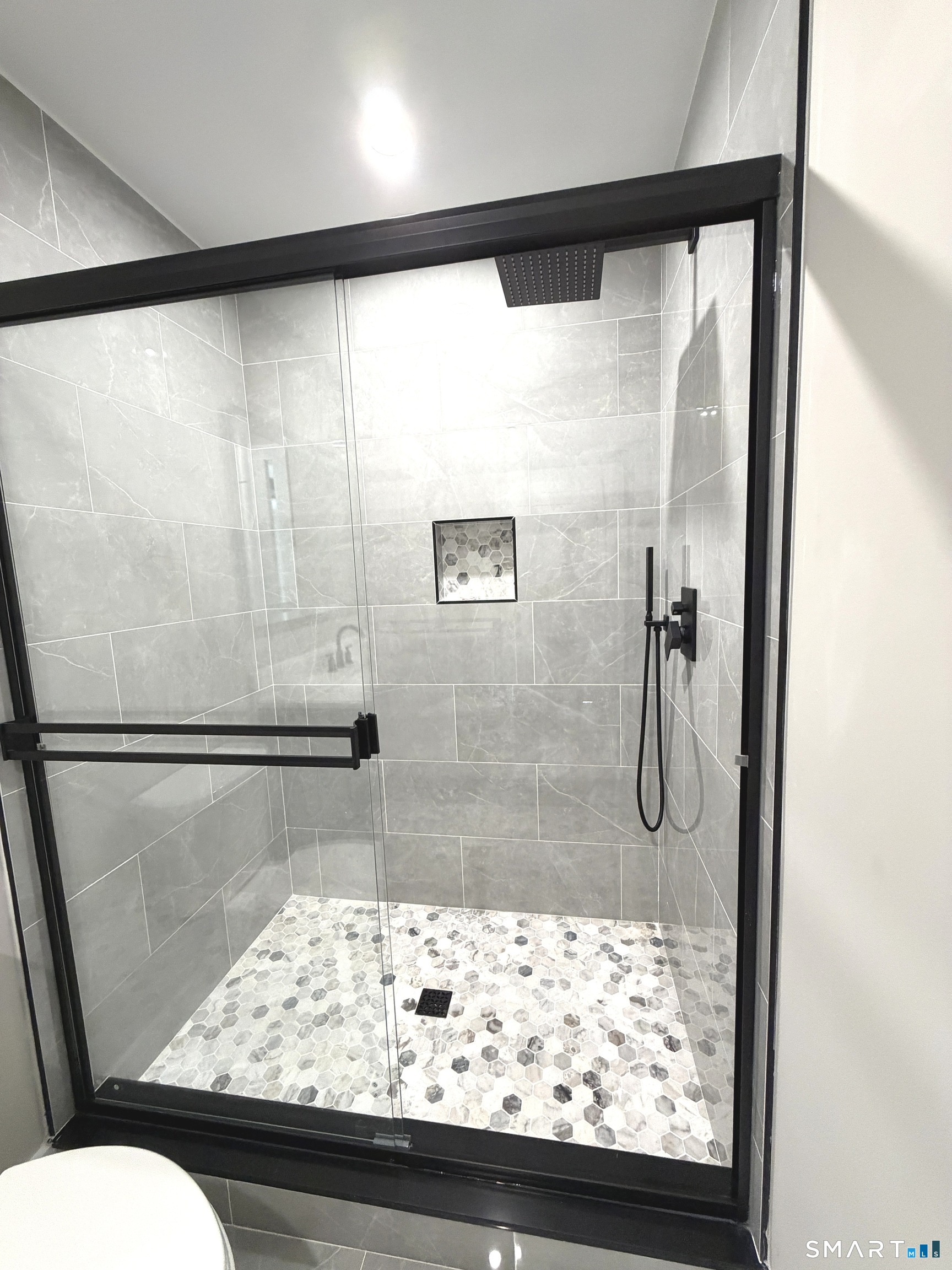17 Dracut Avenue Waterbury CT 06704