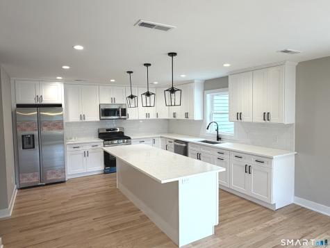17 Dracut Avenue Waterbury CT 06704