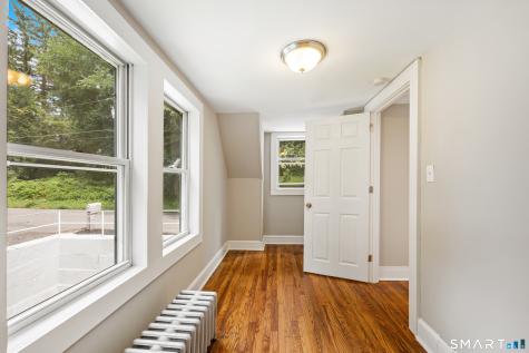 327 Steinmann Avenue Middlebury CT 06762