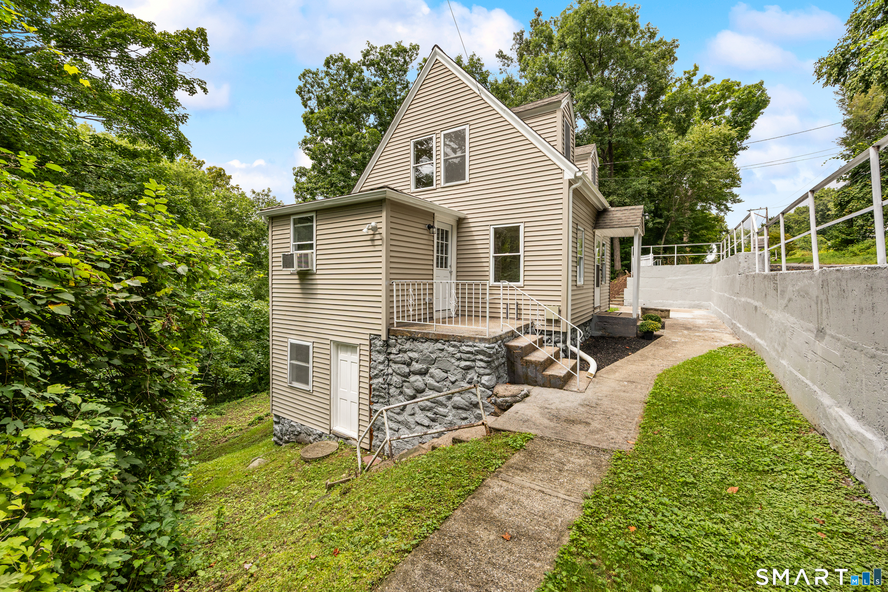 327 Steinmann Avenue Middlebury CT 06762