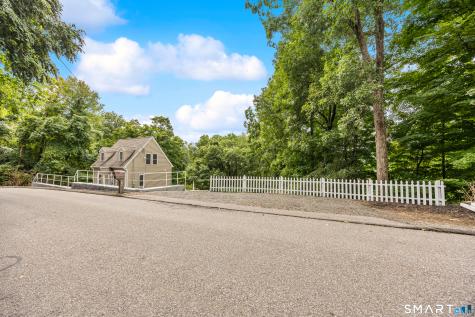 327 Steinmann Avenue Middlebury CT 06762