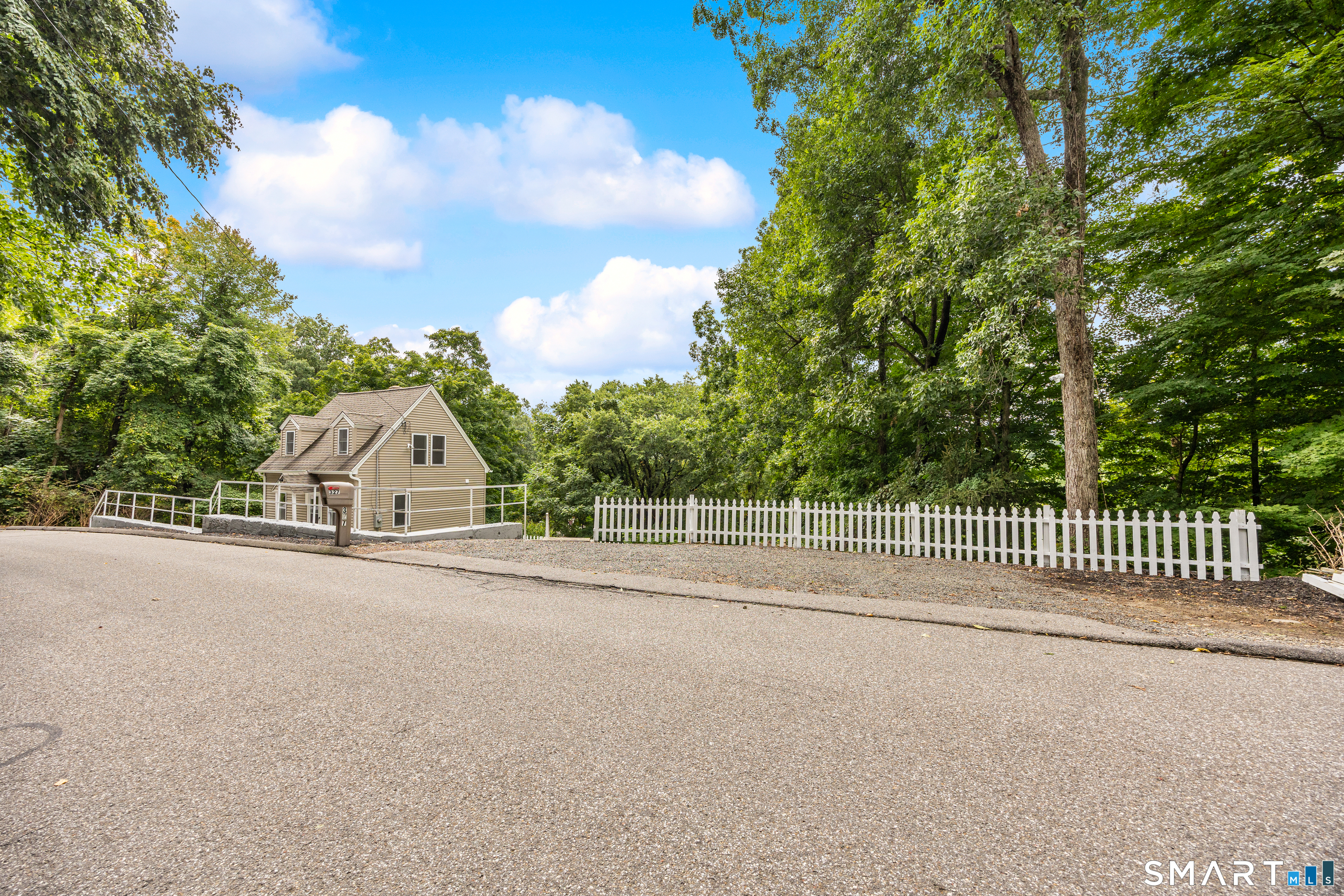 327 Steinmann Avenue Middlebury CT 06762
