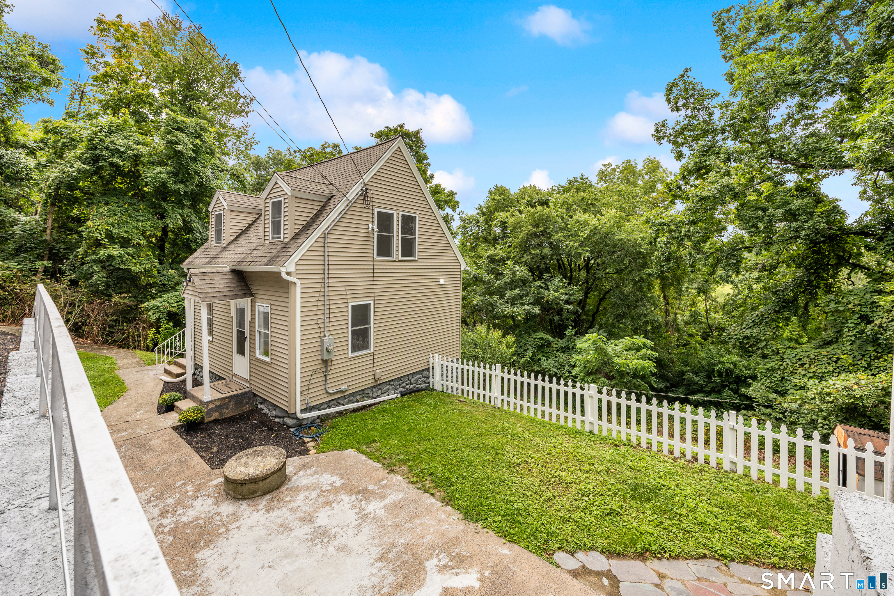 327 Steinmann Avenue Middlebury CT 06762