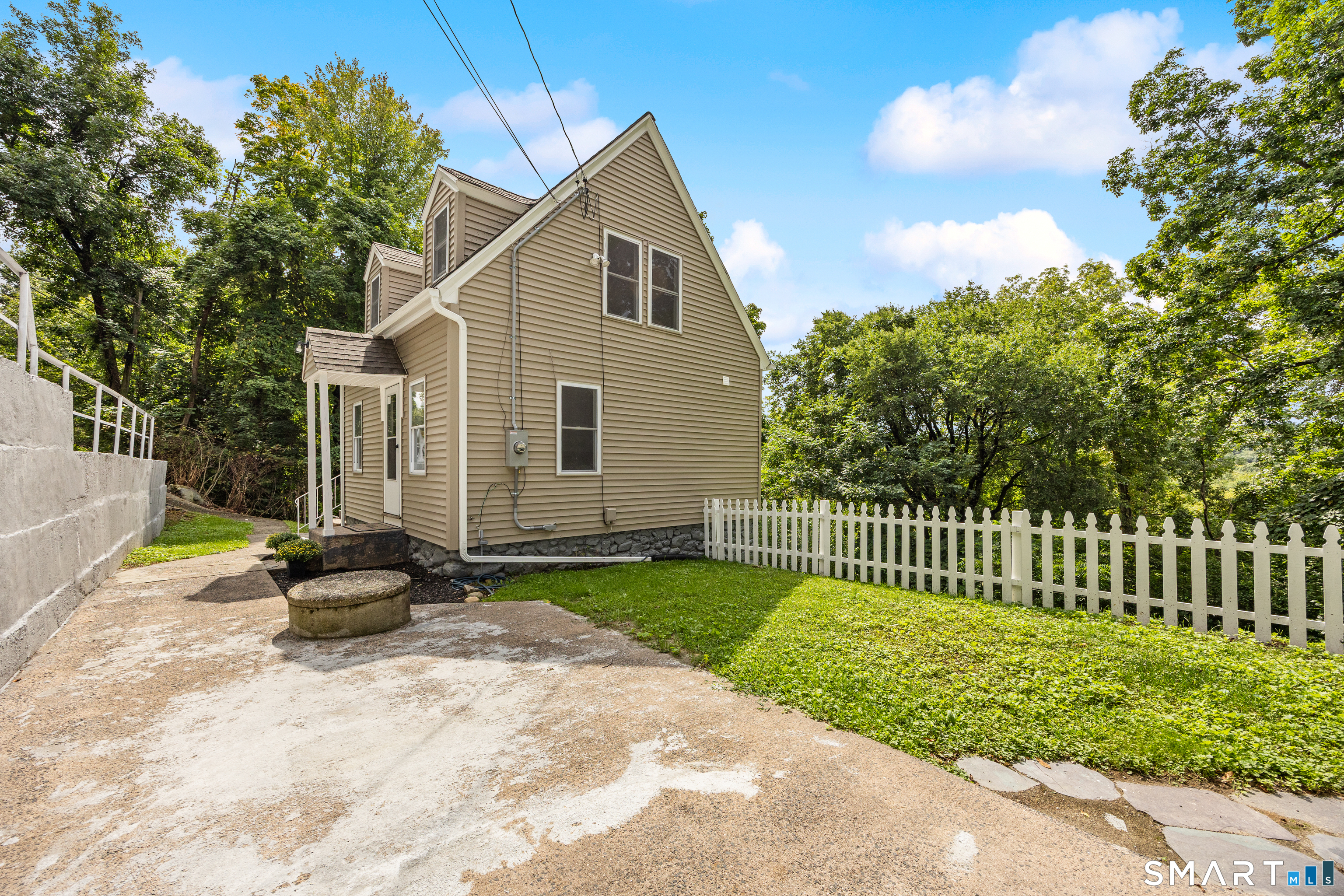 327 Steinmann Avenue Middlebury CT 06762