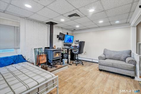 10 Nichols Terrace Stratford CT 06614