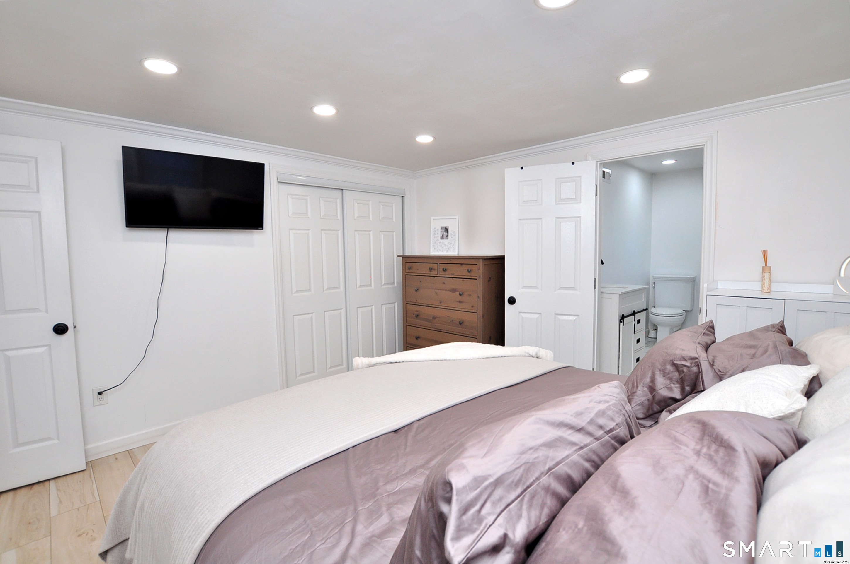 207 Hillcrest Road Bridgeport CT 06606