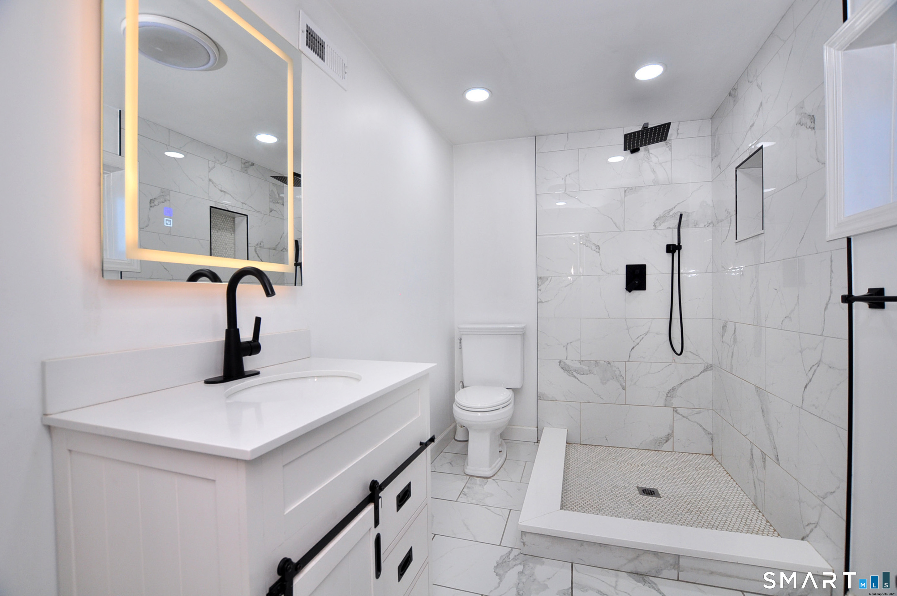 207 Hillcrest Road Bridgeport CT 06606