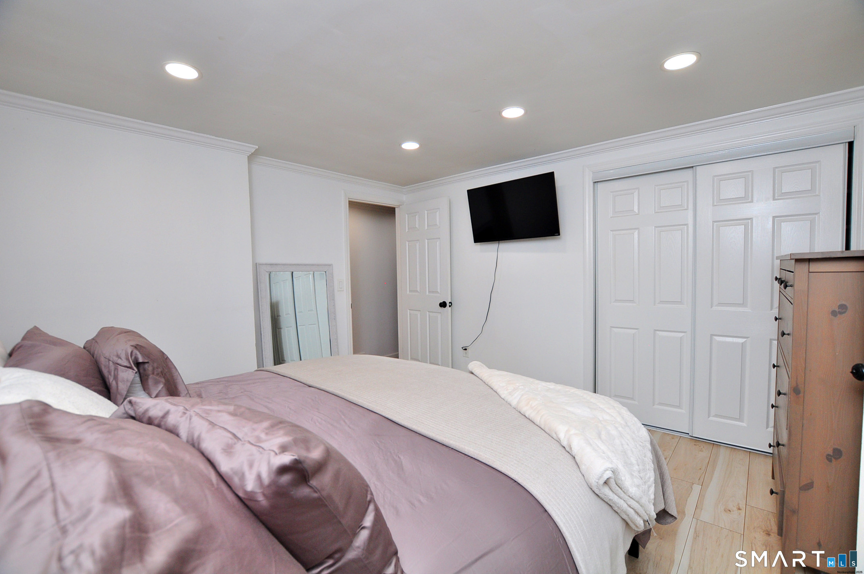 207 Hillcrest Road Bridgeport CT 06606