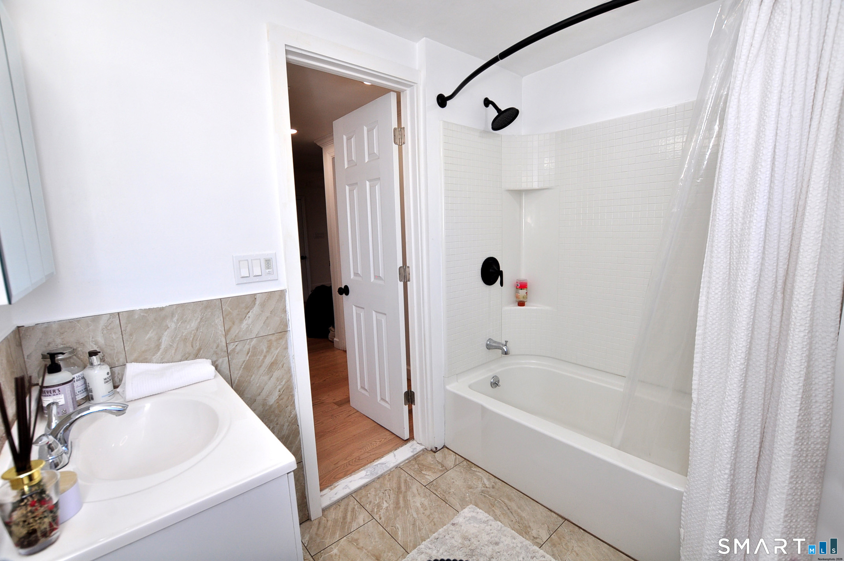 207 Hillcrest Road Bridgeport CT 06606