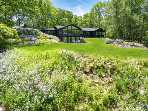 198 Woodchuck Road Stamford CT 06903