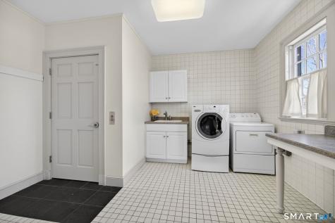 2095 Chapel Street New Haven CT 06515