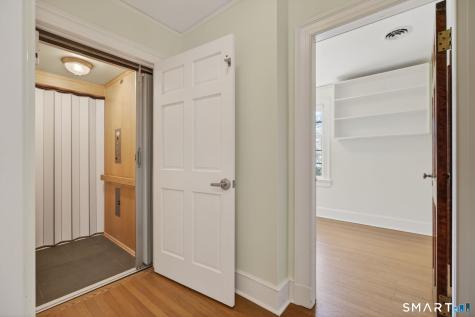 2095 Chapel Street New Haven CT 06515