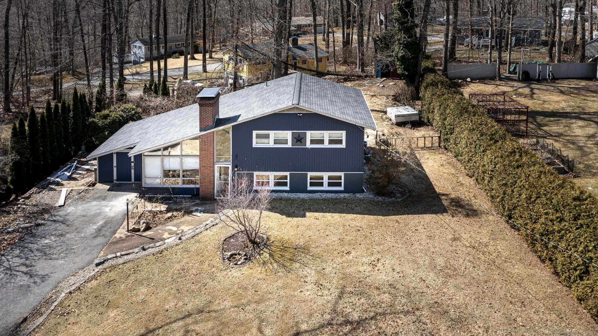 24 North Glenwoods Road Ledyard CT 06335