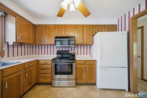 17 Spruceland Road Enfield CT 06082