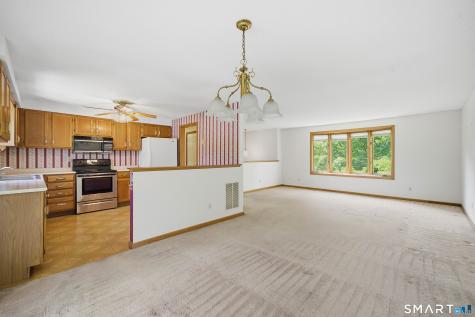 17 Spruceland Road Enfield CT 06082
