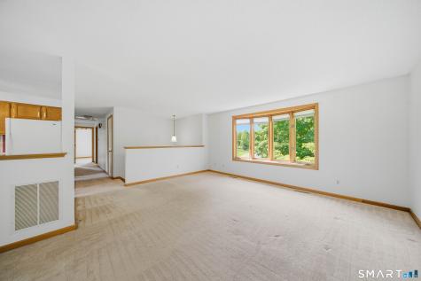 17 Spruceland Road Enfield CT 06082