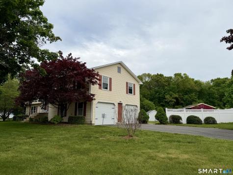 17 Spruceland Road Enfield CT 06082