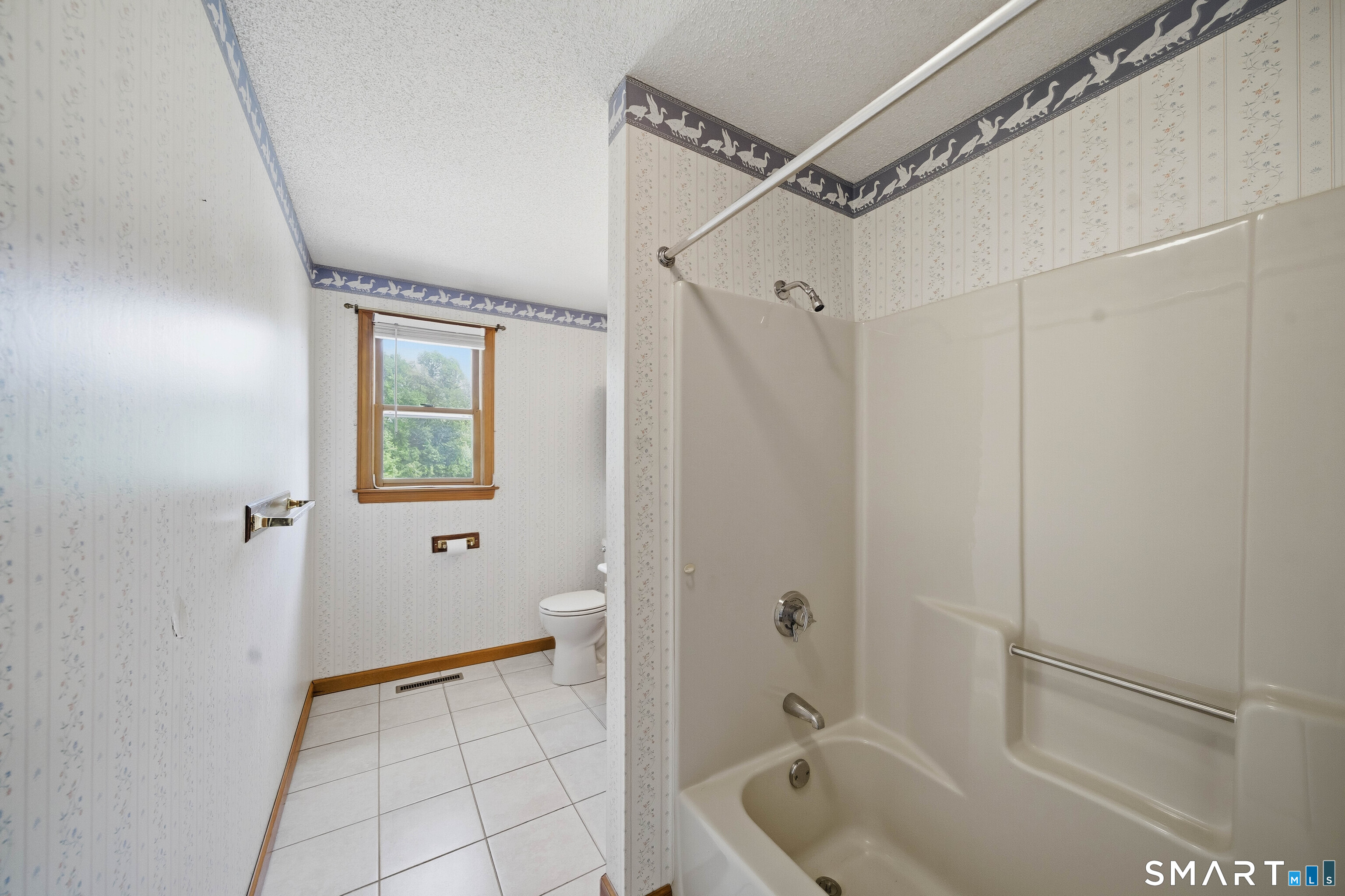 17 Spruceland Road Enfield CT 06082