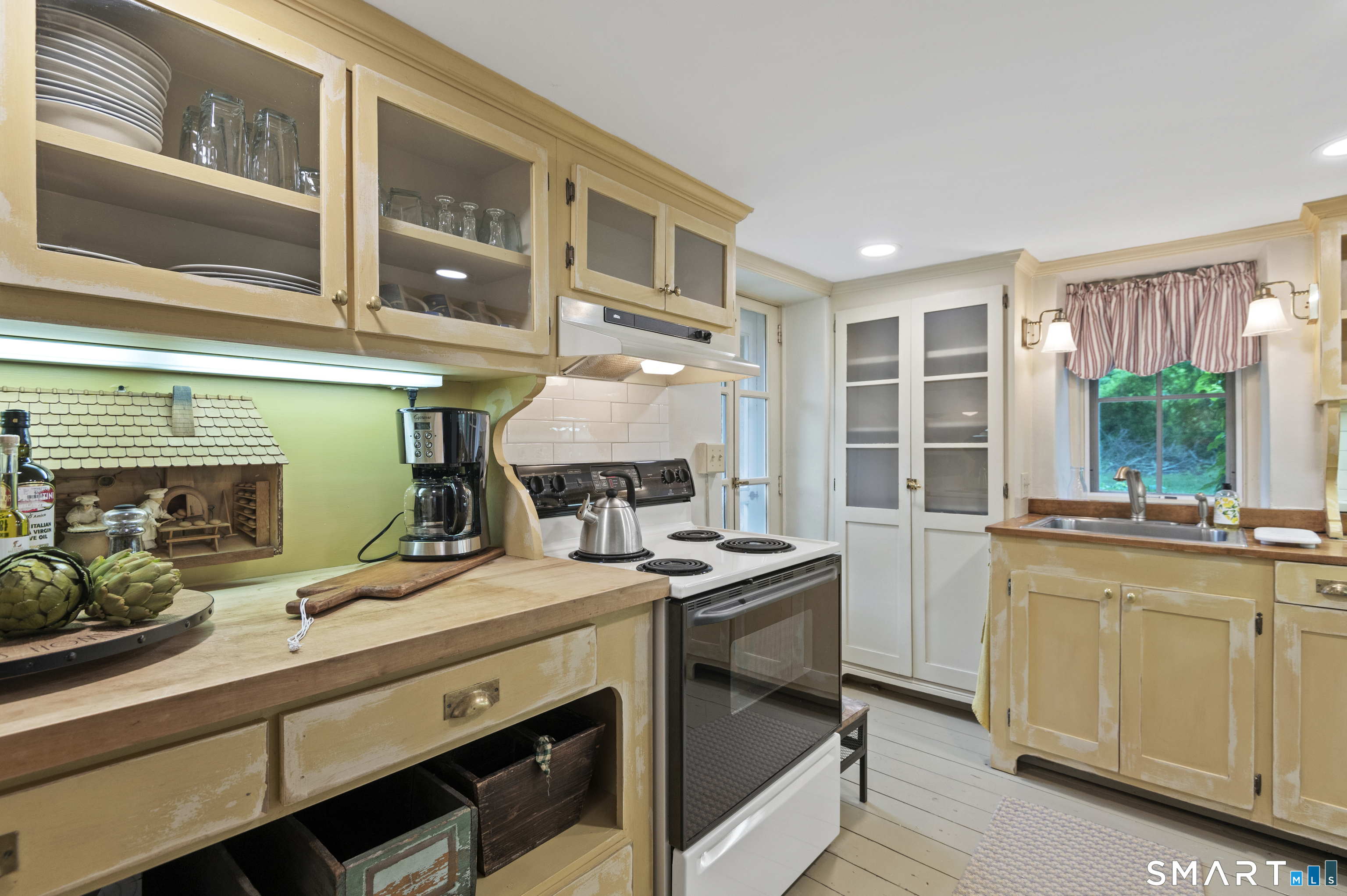 92 Bokum Road Old Saybrook CT 06475