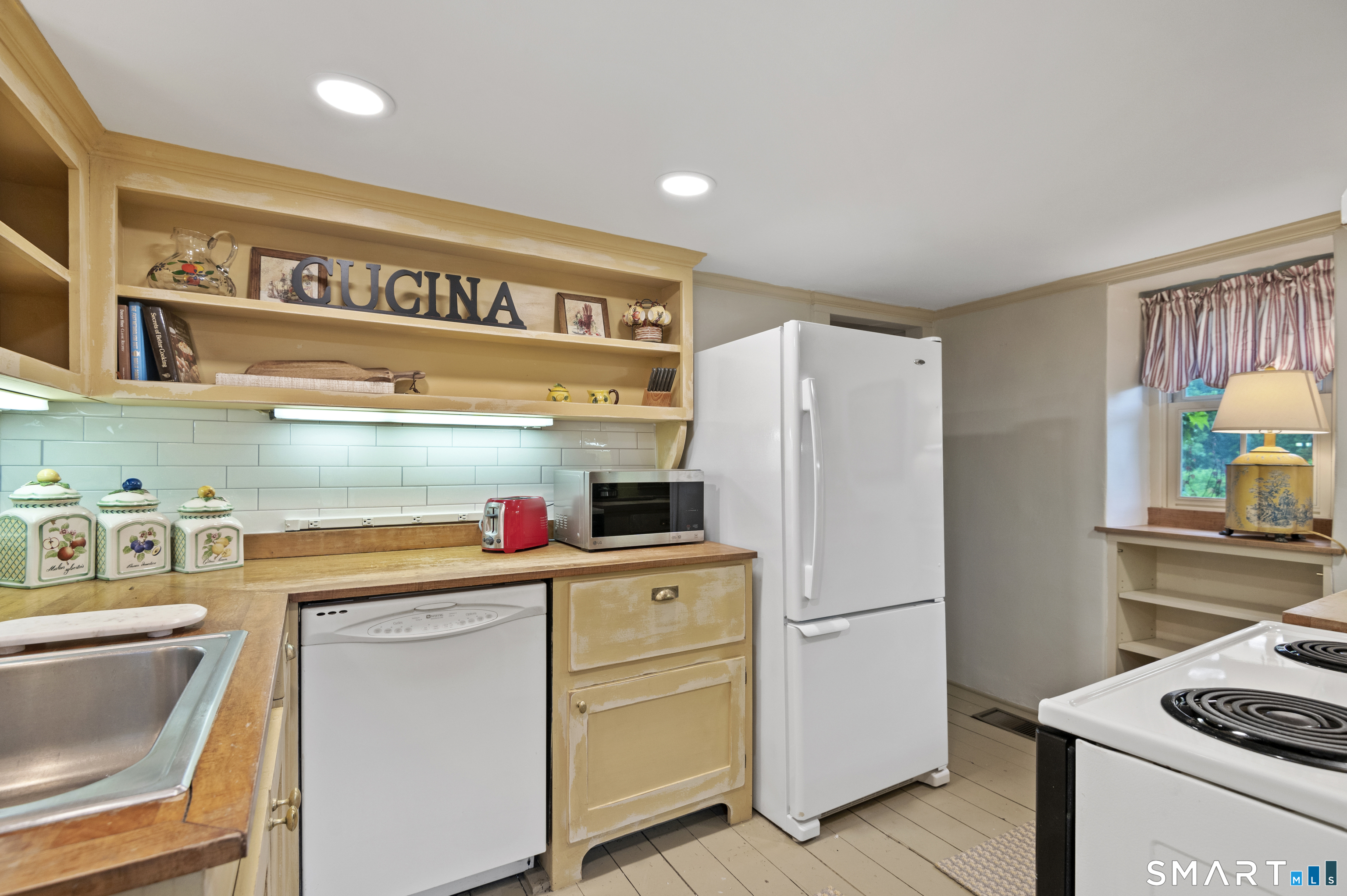92 Bokum Road Old Saybrook CT 06475