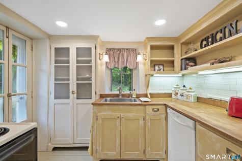 92 Bokum Road Old Saybrook CT 06475