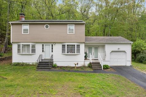 21 Lincoln Drive Ledyard CT 06335