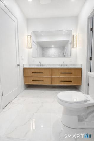20 North Lake Shore Drive Brookfield CT 06804