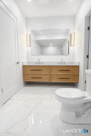 20 North Lake Shore Drive Brookfield CT 06804