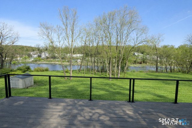 20 North Lake Shore Drive Brookfield CT 06804