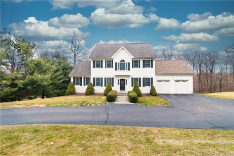4 Logans Way Danbury CT 06811