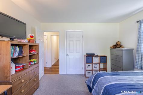 17 Fleetwood Avenue Bethel CT 06801