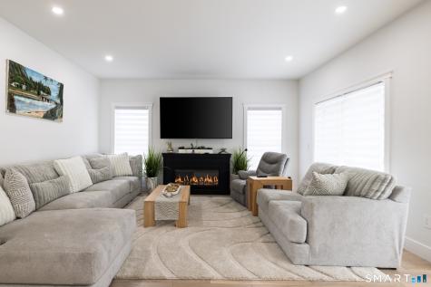 4 Oakengate Road Wolcott CT 06716
