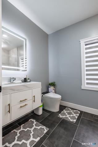 4 Oakengate Road Wolcott CT 06716