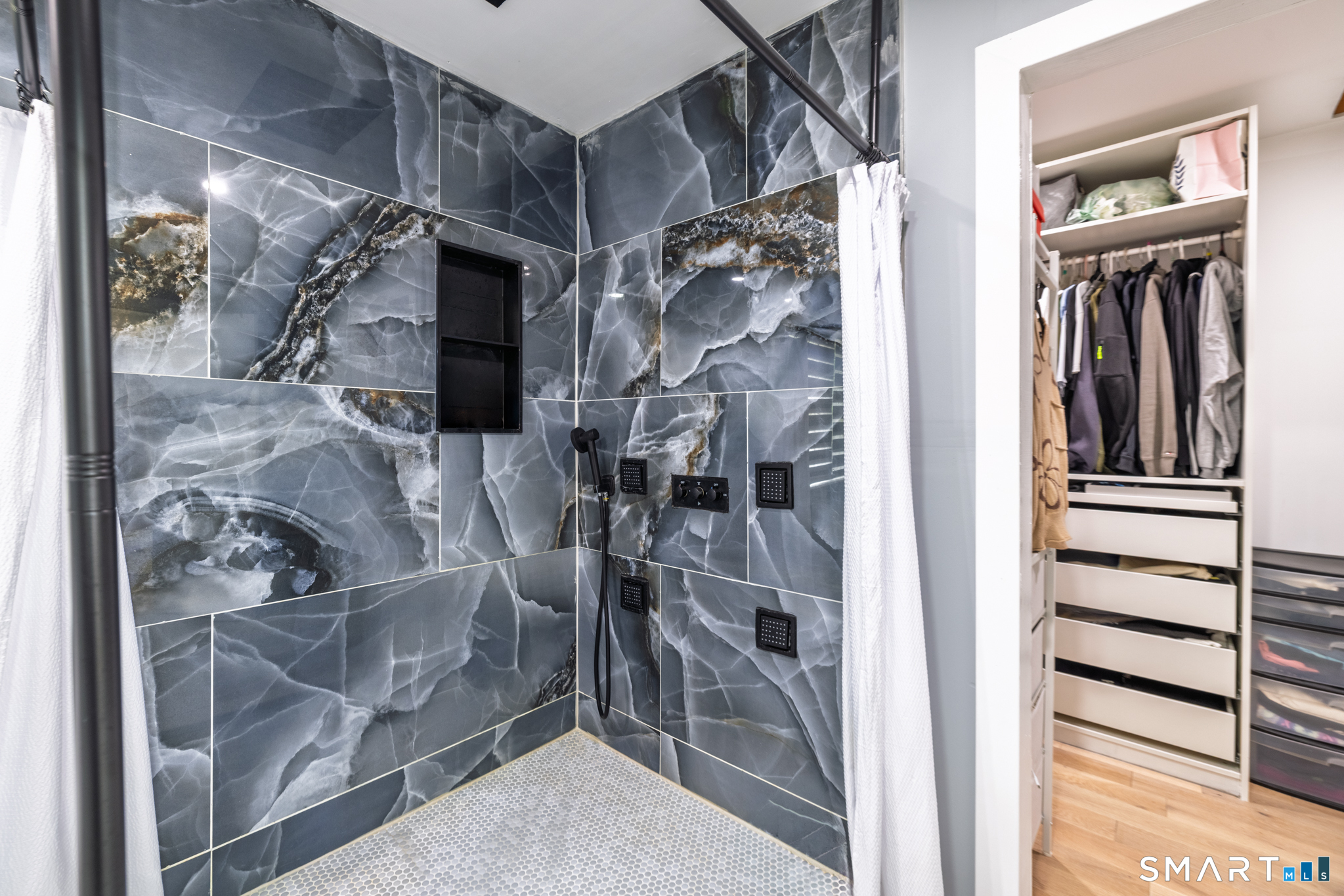 4 Oakengate Road Wolcott CT 06716