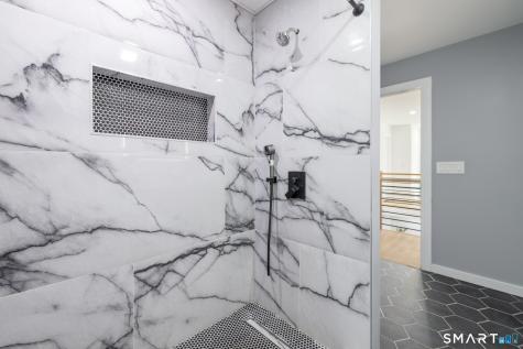 4 Oakengate Road Wolcott CT 06716