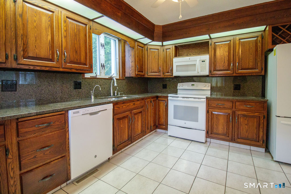 173 Stillwell Drive Plainville CT 06062