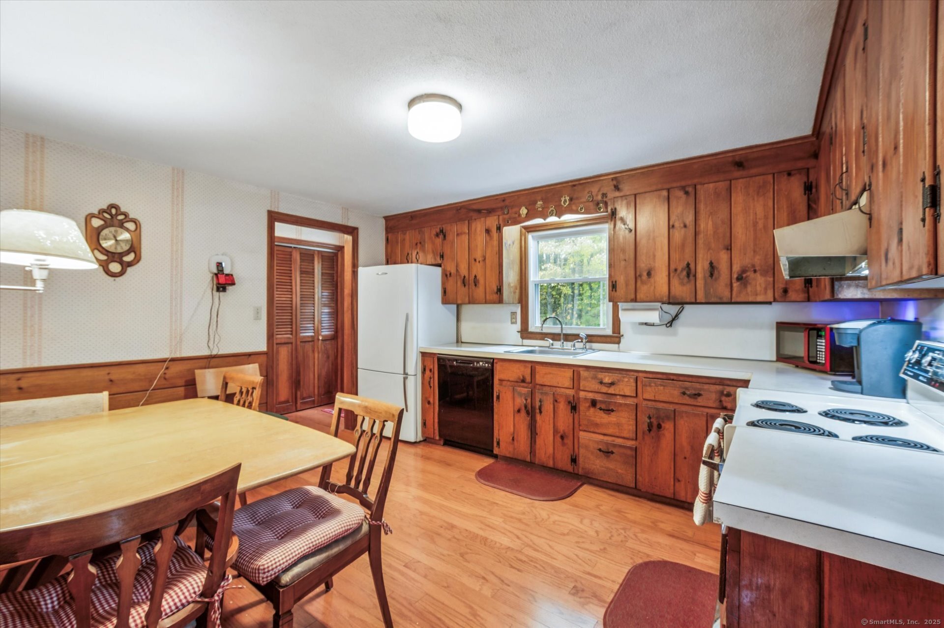 96 Dyer Avenue Canton CT 06019