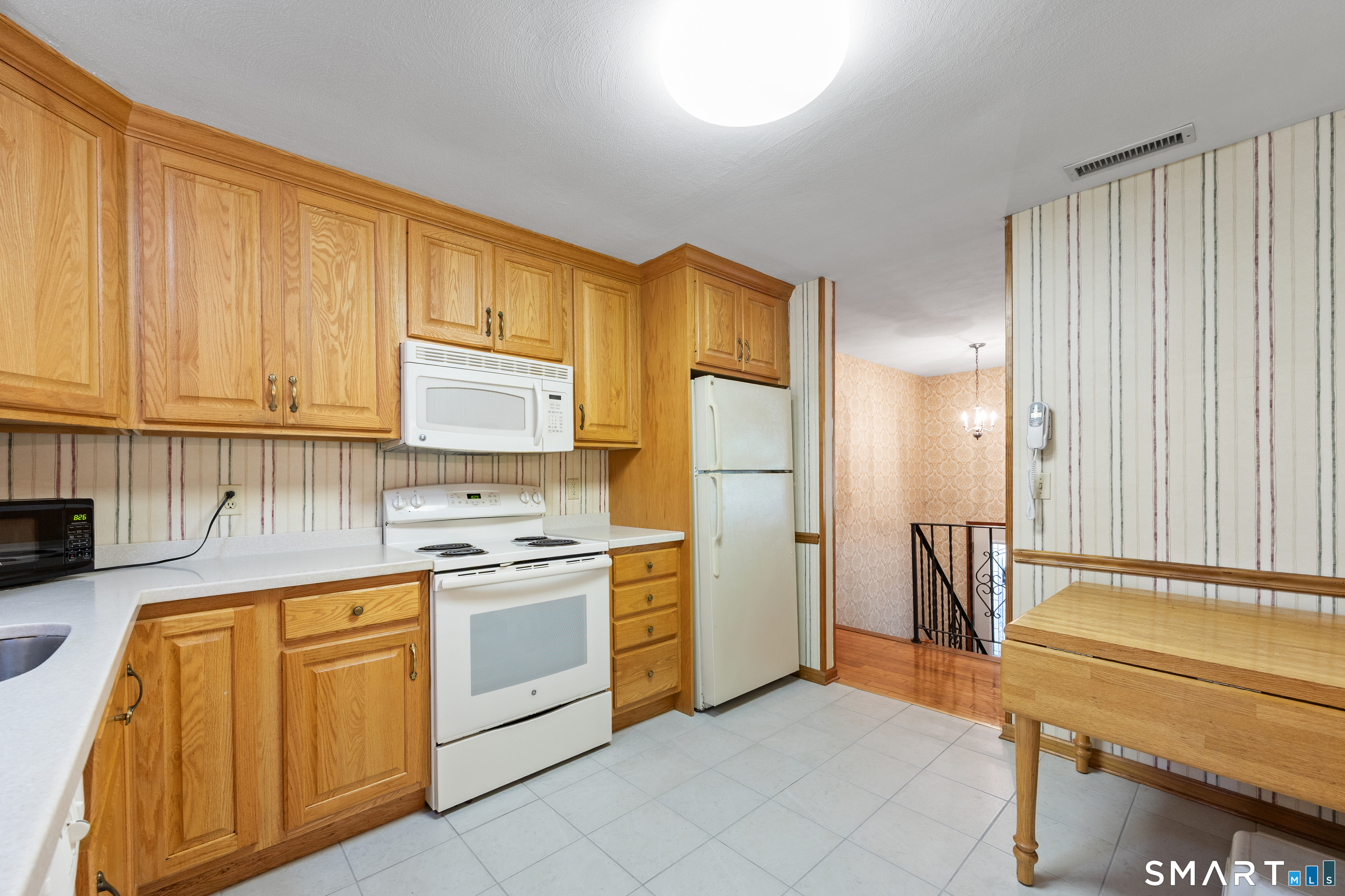33 Four Rod Road Hamden CT 06514