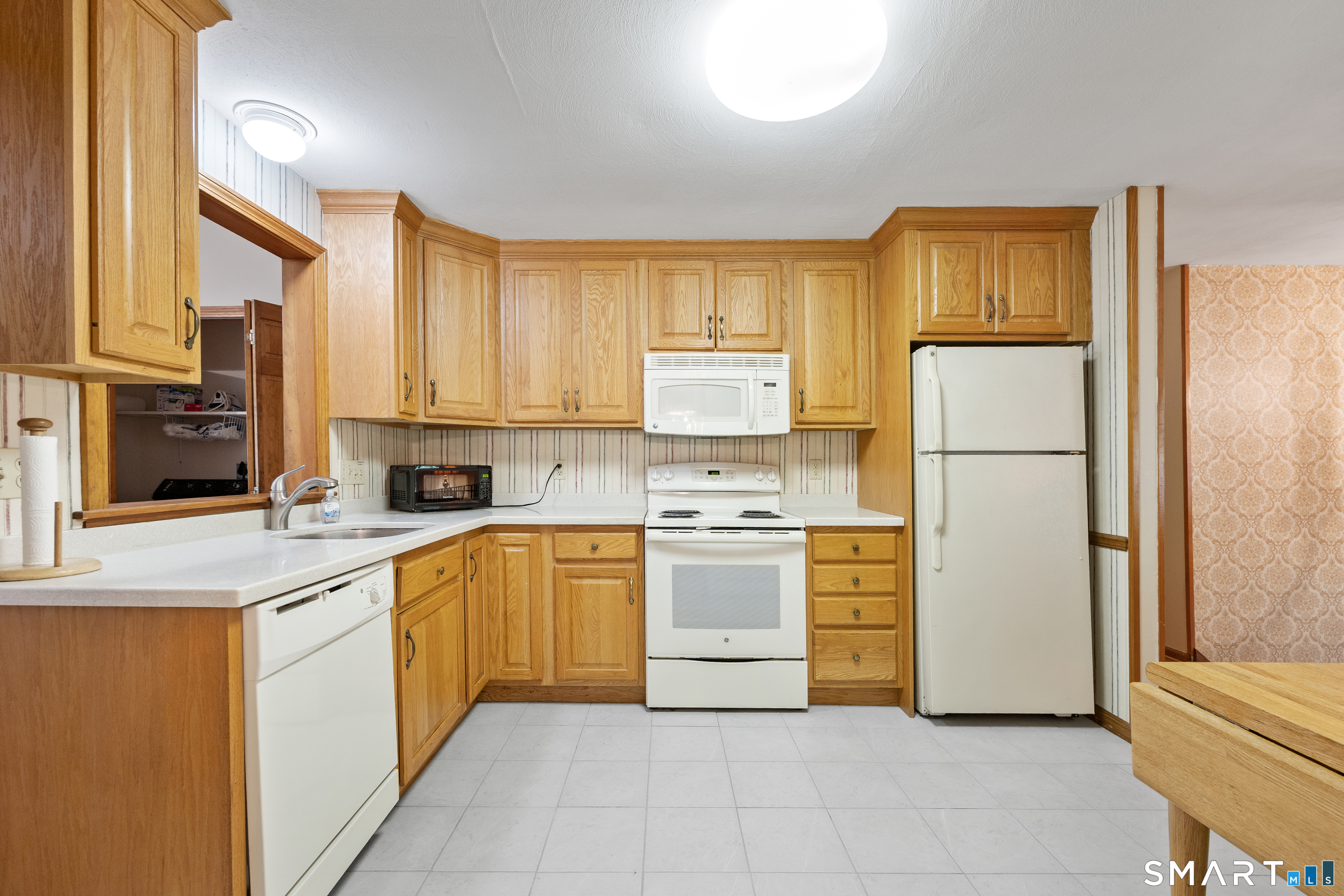 33 Four Rod Road Hamden CT 06514