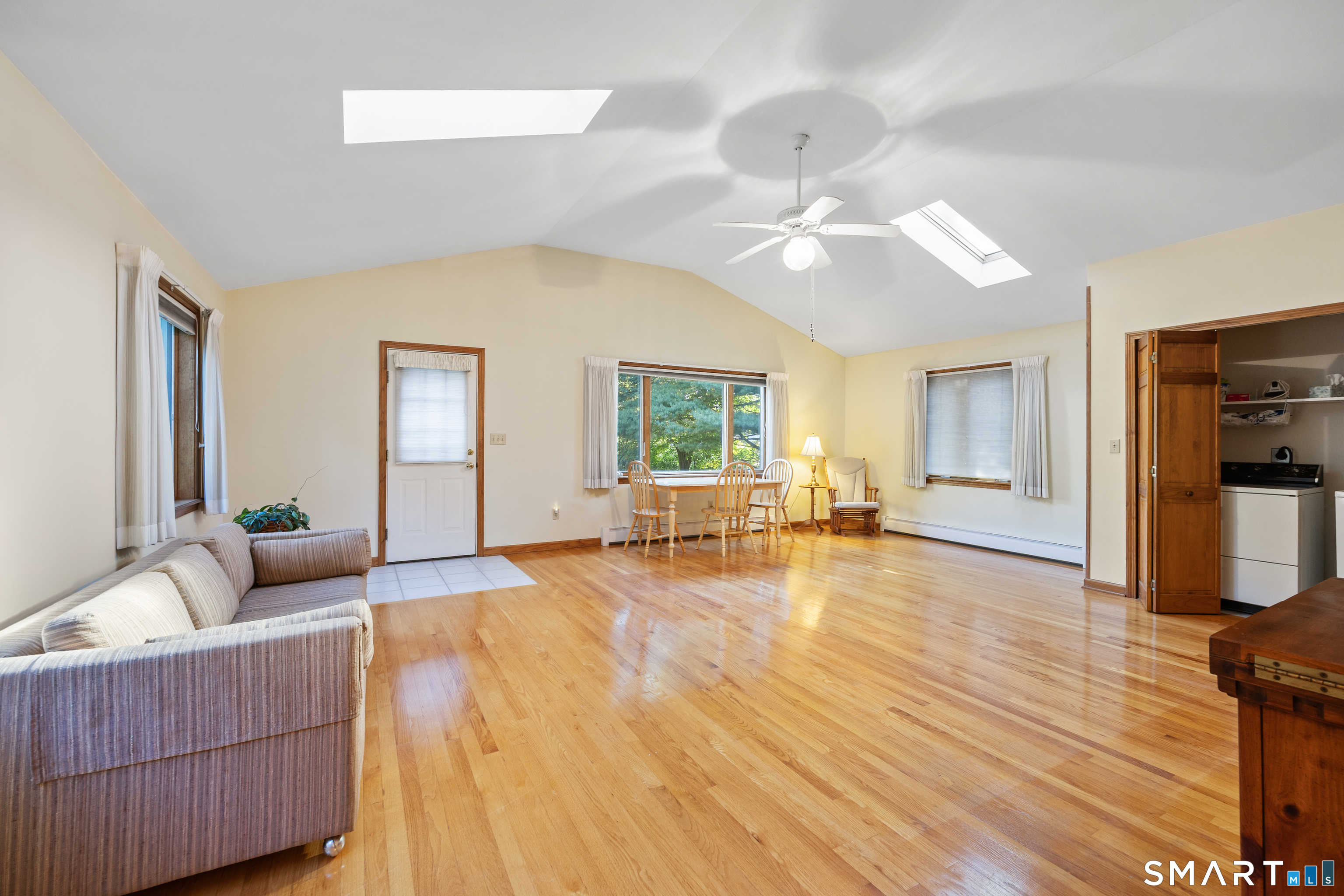 33 Four Rod Road Hamden CT 06514