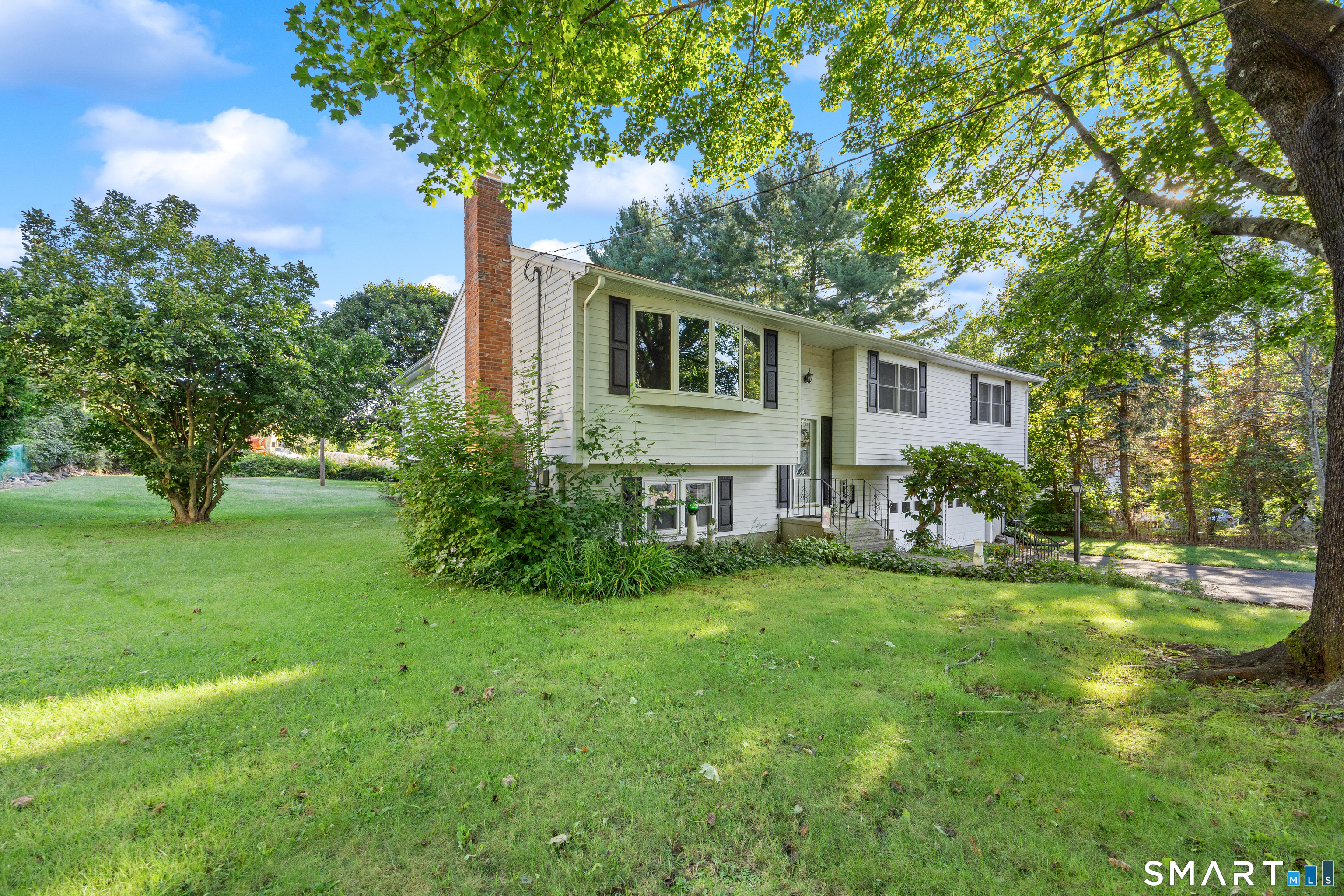 33 Four Rod Road Hamden CT 06514