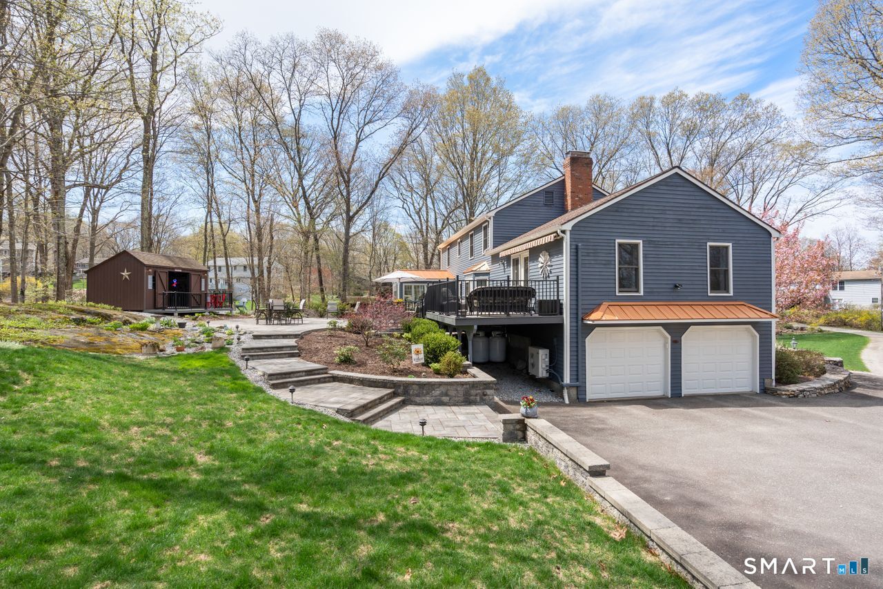 61 Sharon Court Shelton CT 06484